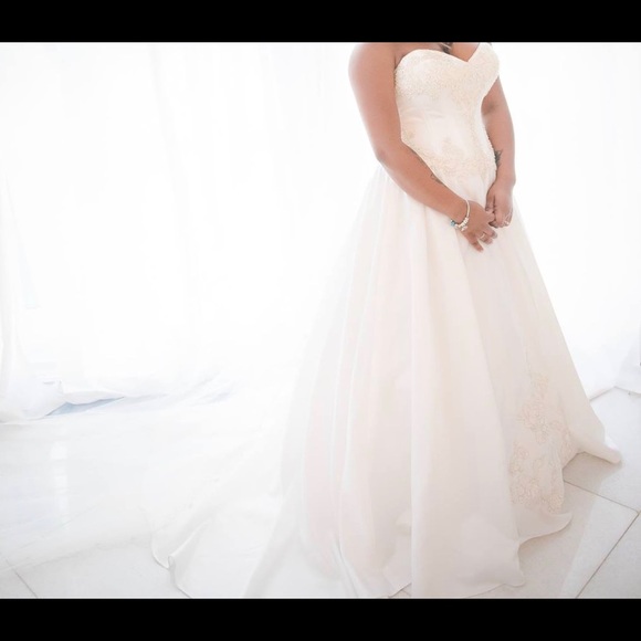 Wedding dress
